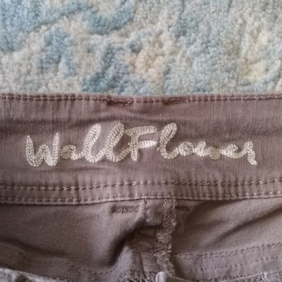 Wallflower Distressed Cuff Denim Jeans - Picture 4 of 16